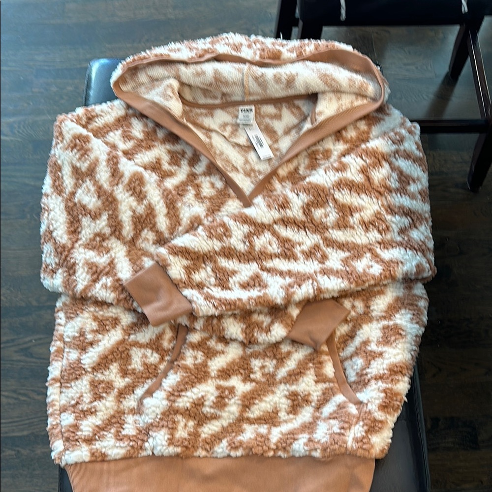 Never worn PINK fleece hoodie